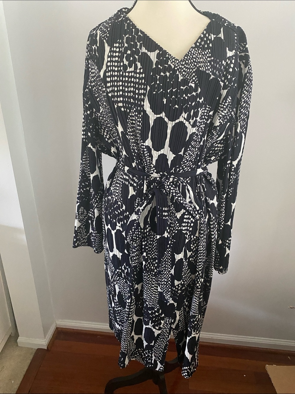 Chicos size 4 (20/22) tie waist duster/jacket